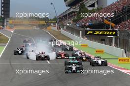 Start of the race, Lewis Hamilton (GBR), Mercedes AMG F1 Team  11.05.2014. Formula 1 World Championship, Rd 5, Spanish Grand Prix, Barcelona, Spain, Race Day.