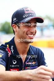 Daniel Ricciardo (AUS) Red Bull Racing on the drivers parade. 11.05.2014. Formula 1 World Championship, Rd 5, Spanish Grand Prix, Barcelona, Spain, Race Day.
