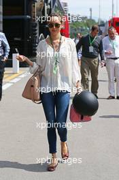 Jessica Michibata (JPN), girlfriend of Jenson Button (GBR) McLaren, on the drivers parade. 11.05.2014. Formula 1 World Championship, Rd 5, Spanish Grand Prix, Barcelona, Spain, Race Day.