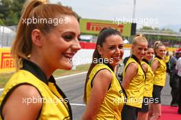 Grid girls on the drivers parade. 11.05.2014. Formula 1 World Championship, Rd 5, Spanish Grand Prix, Barcelona, Spain, Race Day.