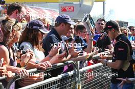 Pastor Maldonado (VEN) Lotus F1 Team signs autographs for the fans. 08.05.2014. Formula 1 World Championship, Rd 5, Spanish Grand Prix, Barcelona, Spain, Preparation Day.