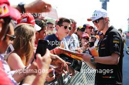 Nico Hulkenberg (GER) Sahara Force India F1 signs autographs for the fans in the pits. 08.05.2014. Formula 1 World Championship, Rd 5, Spanish Grand Prix, Barcelona, Spain, Preparation Day.