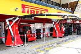 New pit stop gantry for Ferrari. 08.05.2014. Formula 1 World Championship, Rd 5, Spanish Grand Prix, Barcelona, Spain, Preparation Day.