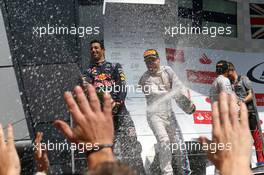 Daniel Ricciardo (AUS) Red Bull Racing RB10 and Valtteri Bottas (FIN) Williams. 06.07.2014. Formula 1 World Championship, Rd 9, British Grand Prix, Silverstone, England, Race Day.