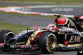 Pastor Maldonado (VEN) Lotus F1 E21 with damage after collision with Esteban Gutierrez (MEX) Sauber C33. 06.07.2014. Formula 1 World Championship, Rd 9, British Grand Prix, Silverstone, England, Race Day.