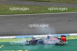 Daniil Kvyat (RUS) Scuderia Toro Rosso STR9 spins after colliding with Sergio Perez (MEX) Sahara Force India F1 VJM07. 20.07.2014. Formula 1 World Championship, Rd 10, German Grand Prix, Hockenheim, Germany, Race Day.