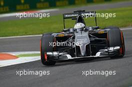Giedo van der Garde (NLD) Sauber C33 Reserve Driver. 05.09.2014. Formula 1 World Championship, Rd 13, Italian Grand Prix, Monza, Italy, Practice Day.