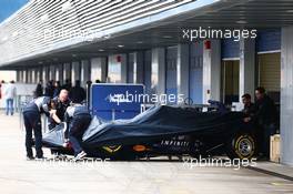 The Red Bull Racing RB10 is wheeled away. 31.01.2014. Formula One Testing, Day Four, Jerez, Spain.