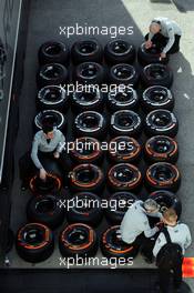 McLaren mechanics prepare Pirelli tyres. 27.01.2014. Formula One Testing, Preparations, Jerez, Spain.