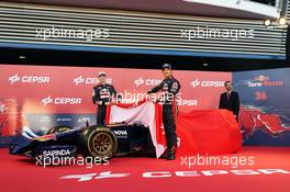 (L to R): Daniil Kvyat (RUS) Scuderia Toro Rosso and team mate Jean-Eric Vergne (FRA) Scuderia Toro Rosso unveil the new Scuderia Toro Rosso STR9. 27.01.2014. Formula One Testing, Preparations, Jerez, Spain.