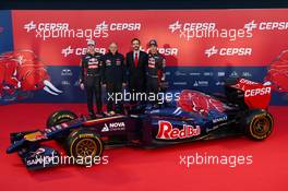 (L to R): Daniil Kvyat (RUS) Scuderia Toro Rosso; Franz Tost (AUT) Scuderia Toro Rosso Team Principal and Jean-Eric Vergne (FRA) Scuderia Toro Rosso at the unveiling of the Scuderia Toro Rosso STR9. 27.01.2014. Formula One Testing, Preparations, Jerez, Spain.