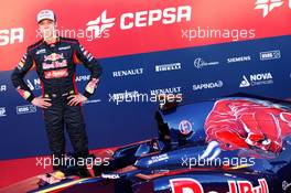 Daniil Kvyat (RUS) Scuderia Toro Rosso with the new Scuderia Toro Rosso STR9. 27.01.2014. Formula One Testing, Preparations, Jerez, Spain.