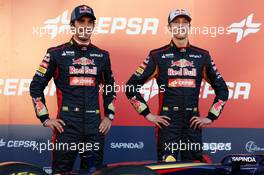(L to R): Jean-Eric Vergne (FRA) Scuderia Toro Rosso with team mate Daniil Kvyat (RUS) Scuderia Toro Rosso at the unveiling of the Scuderia Toro Rosso STR9. 27.01.2014. Formula One Testing, Preparations, Jerez, Spain.