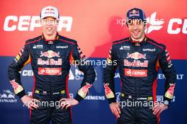 (L to R): Daniil Kvyat (RUS) Scuderia Toro Rosso with team mate Jean-Eric Vergne (FRA) Scuderia Toro Rosso. 27.01.2014. Formula One Testing, Preparations, Jerez, Spain.