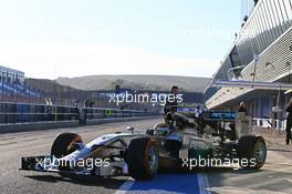 Lewis Hamilton (GBR) Mercedes AMG F1 W05 leaves the pits. 30.01.2014. Formula One Testing, Day Three, Jerez, Spain.