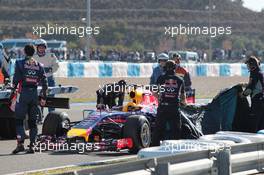 Daniel Ricciardo (AUS) Red Bull Racing RB10 stopped on the circuit. 30.01.2014. Formula One Testing, Day Three, Jerez, Spain.