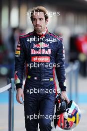 Jean-Eric Vergne (FRA) Scuderia Toro Rosso walks back to the pits after stopping on the circuit. 30.01.2014. Formula One Testing, Day Three, Jerez, Spain.