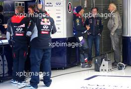 Daniel Ricciardo (AUS), Red Bull Racing, Christian Horner (GBR), Red Bull Racing, Sporting Director and Dietrich Mateschitz (AUT), Owner of Red Bull   30.01.2014. Formula One Testing, Day Three, Jerez, Spain.