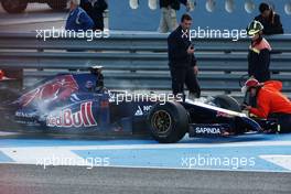 Jean-Eric Vergne (FRA) Scuderia Toro Rosso STR9 stopped on the circuit. 30.01.2014. Formula One Testing, Day Three, Jerez, Spain.