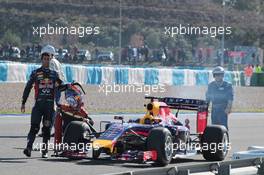 Daniel Ricciardo (AUS) Red Bull Racing RB10 stops on the circiuit. 30.01.2014. Formula One Testing, Day Three, Jerez, Spain.