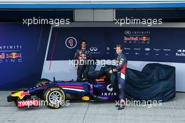 (L to R): Daniel Ricciardo (AUS) Red Bull Racing and team mate Sebastian Vettel (GER) Red Bull Racing unveil the new Red Bull Racing RB10. 28.01.2014. Formula One Testing, Day One, Jerez, Spain.