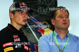 (L to R): Max Verstappen (NLD) Scuderia Toro Rosso Test Driver with his father Jos Verstappen (NLD). 03.10.2014. Formula 1 World Championship, Rd 15, Japanese Grand Prix, Suzuka, Japan, Practice Day.
