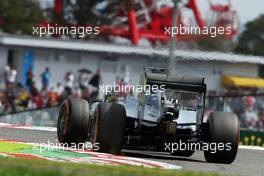 Lewis Hamilton (GBR) Mercedes AMG F1 W05. 03.10.2014. Formula 1 World Championship, Rd 15, Japanese Grand Prix, Suzuka, Japan, Practice Day.