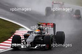Esteban Gutierrez (MEX) Sauber C33. 05.10.2014. Formula 1 World Championship, Rd 15, Japanese Grand Prix, Suzuka, Japan, Race Day.