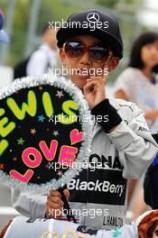 A young Lewis Hamilton (GBR) Mercedes AMG F1 fan. 02.10.2014. Formula 1 World Championship, Rd 15, Japanese Grand Prix, Suzuka, Japan, Preparation Day.