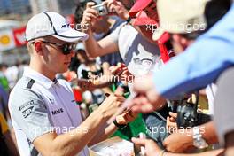 Kevin Magnussen (DEN) McLaren signs autographs for the fans. 23.05.2014. Formula 1 World Championship, Rd 6, Monaco Grand Prix, Monte Carlo, Monaco, Friday.