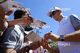 Jenson Button (GBR) McLaren signs autographs for the fans. 23.05.2014. Formula 1 World Championship, Rd 6, Monaco Grand Prix, Monte Carlo, Monaco, Friday.