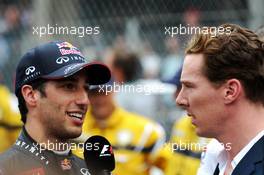 (L to R): Daniel Ricciardo (AUS) Red Bull Racing with Benedict Cumberbatch (GBR) Actor. 25.05.2014. Formula 1 World Championship, Rd 6, Monaco Grand Prix, Monte Carlo, Monaco, Race Day.
