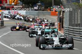 Nico Rosberg (GER) Mercedes AMG F1 W05 leads at the start of the race. 25.05.2014. Formula 1 World Championship, Rd 6, Monaco Grand Prix, Monte Carlo, Monaco, Race Day.
