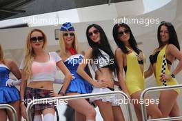 Women on a boat. 25.05.2014. Formula 1 World Championship, Rd 6, Monaco Grand Prix, Monte Carlo, Monaco, Race Day.