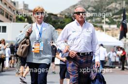 Jackie Stewart (GBR) with wife Helen Stewart (GBR). 25.05.2014. Formula 1 World Championship, Rd 6, Monaco Grand Prix, Monte Carlo, Monaco, Race Day.