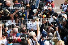 Lewis Hamilton (GBR) Mercedes AMG F1 signs autographs for the fans. 21.05.2014. Formula 1 World Championship, Rd 6, Monaco Grand Prix, Monte Carlo, Monaco, Preparation Day.
