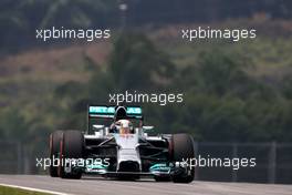 Lewis Hamilton (GBR), Mercedes AMG F1 Team  28.03.2014. Formula 1 World Championship, Rd 2, Malaysian Grand Prix, Sepang, Malaysia, Friday.