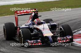 Daniil Kvyat (RUS) Scuderia Toro Rosso STR9. 28.03.2014. Formula 1 World Championship, Rd 2, Malaysian Grand Prix, Sepang, Malaysia, Friday.