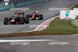 Daniel Ricciardo (AUS), Red Bull Racing and Fernando Alonso (ESP), Scuderia Ferrari  30.03.2014. Formula 1 World Championship, Rd 2, Malaysian Grand Prix, Sepang, Malaysia, Sunday.