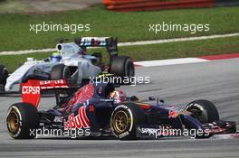 Daniil Kvyat (RUS) Scuderia Toro Rosso STR9. 30.03.2014. Formula 1 World Championship, Rd 2, Malaysian Grand Prix, Sepang, Malaysia, Sunday.