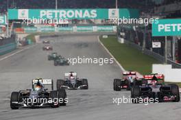 (L to R): Esteban Gutierrez (MEX) Sauber C33 and Daniil Kvyat (RUS) Scuderia Toro Rosso STR9. 30.03.2014. Formula 1 World Championship, Rd 2, Malaysian Grand Prix, Sepang, Malaysia, Sunday.