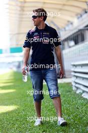 Sebastian Vettel (GER) Red Bull Racing walks the circuit. 27.03.2014. Formula 1 World Championship, Rd 2, Malaysian Grand Prix, Sepang, Malaysia, Thursday.