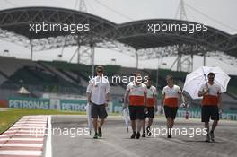 Nico Hulkenberg (GER) Sahara Force India F1 walks the circuit. 27.03.2014. Formula 1 World Championship, Rd 2, Malaysian Grand Prix, Sepang, Malaysia, Thursday.