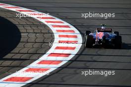 Daniil Kvyat (RUS) Scuderia Toro Rosso STR9. 10.10.2014. Formula 1 World Championship, Rd 16, Russian Grand Prix, Sochi Autodrom, Sochi, Russia, Practice Day.