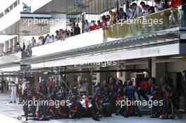 Jean-Eric Vergne (FRA) Scuderia Toro Rosso STR9 pit stop. 12.10.2014. Formula 1 World Championship, Rd 16, Russian Grand Prix, Sochi Autodrom, Sochi, Russia, Race Day.
