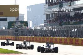 The cars take their grid positions. 12.10.2014. Formula 1 World Championship, Rd 16, Russian Grand Prix, Sochi Autodrom, Sochi, Russia, Race Day.