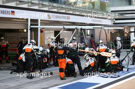 Force India pit stop. 12.10.2014. Formula 1 World Championship, Rd 16, Russian Grand Prix, Sochi Autodrom, Sochi, Russia, Race Day.
