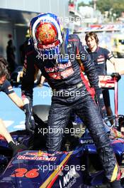 Daniil Kvyat (RUS) Scuderia Toro Rosso STR9. 11.10.2014. Formula 1 World Championship, Rd 16, Russian Grand Prix, Sochi Autodrom, Sochi, Russia, Qualifying Day.