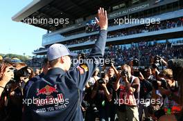 Daniil Kvyat (RUS) Scuderia Toro Rosso on the drivers parade. 12.10.2014. Formula 1 World Championship, Rd 16, Russian Grand Prix, Sochi Autodrom, Sochi, Russia, Race Day.