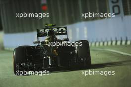 Kevin Magnussen (DEN) McLaren MP4-29. 19.09.2014. Formula 1 World Championship, Rd 14, Singapore Grand Prix, Singapore, Singapore, Practice Day.